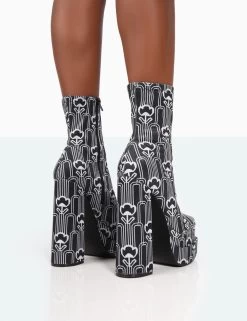 Supreme Black Floral Print Nylon Platform Block Heel Ankle Boots 8 Supreme Black Floral Print Nylon Platform Block Heel Ankle Boots -Chic Footwear Shop 771A0002